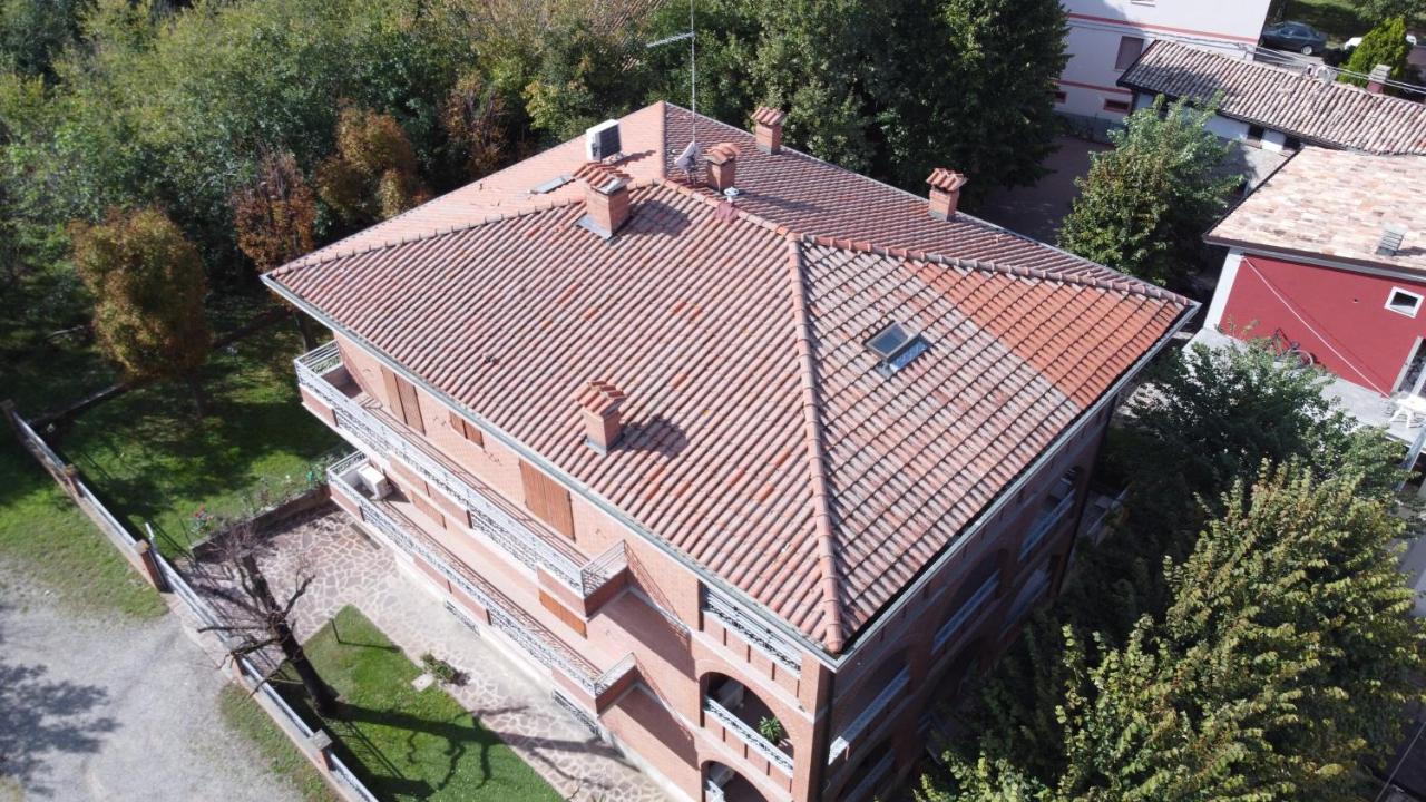 Villa Ferrari Oriella Solignano Nuovo Eksteriør billede