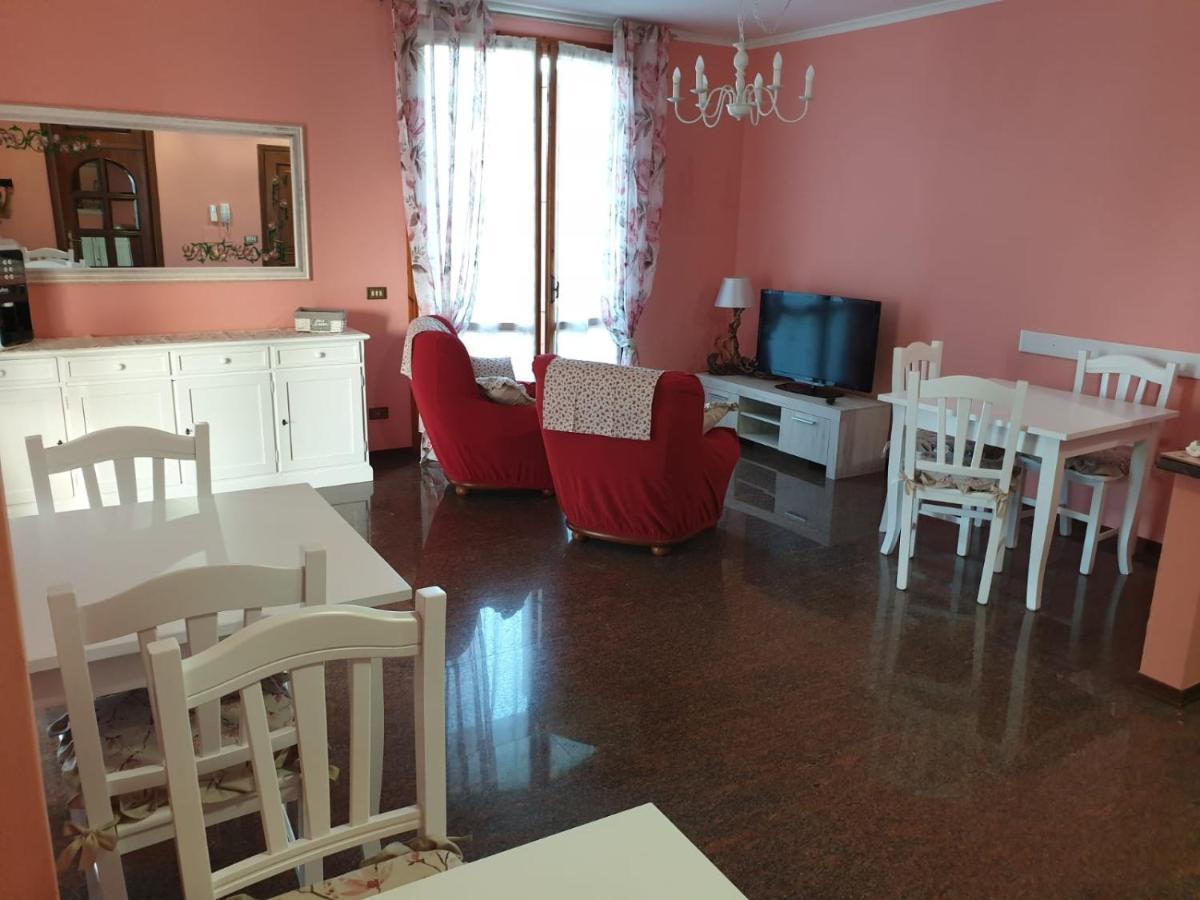 Villa Ferrari Oriella Solignano Nuovo Eksteriør billede